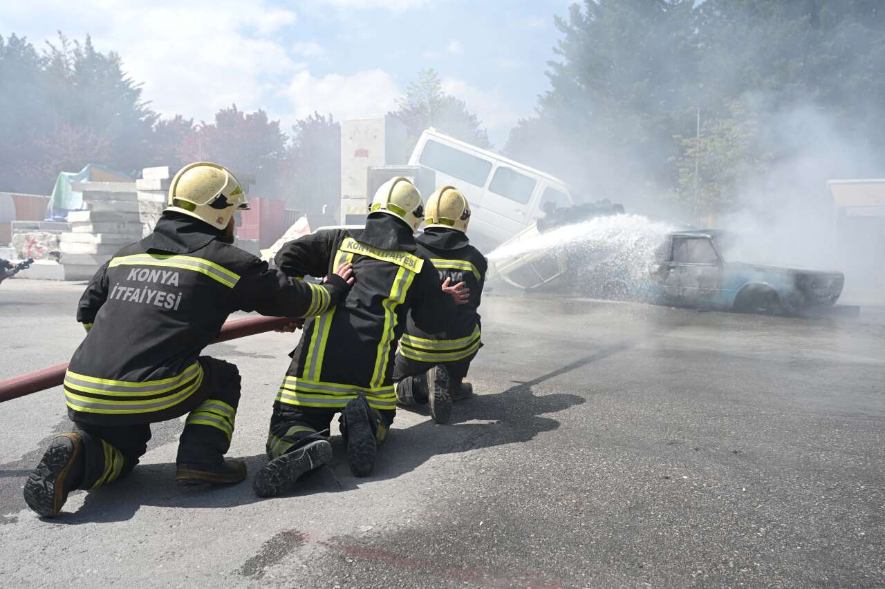 Konya’da gençler gönüllü olarak itfaiyeci olabiliyor 1